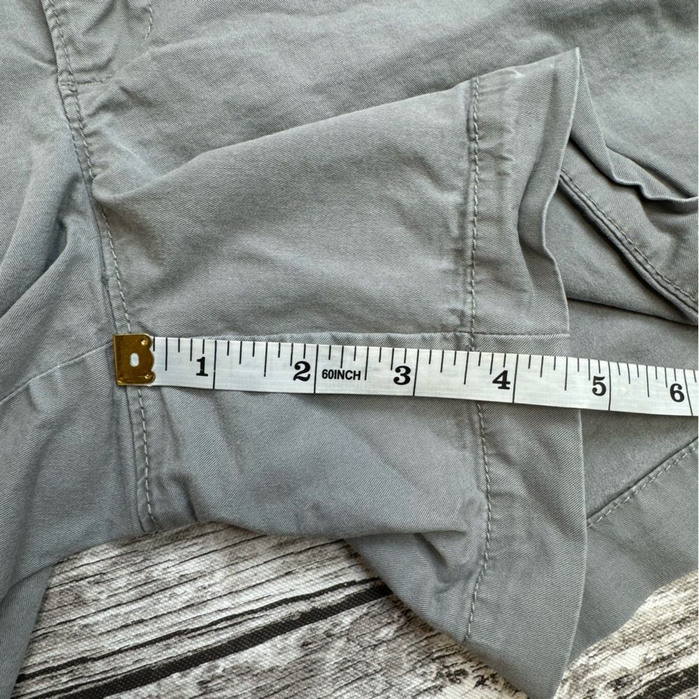 Old Navy Women's Mid Rise Chino Shorts Gray Size 4 4.5" Inseam Stretch - Picture 10 of 10